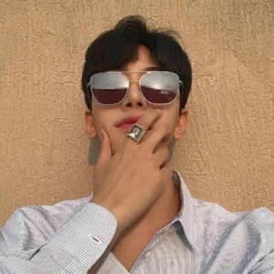 年轻人微信头像图片男士(精选28张)