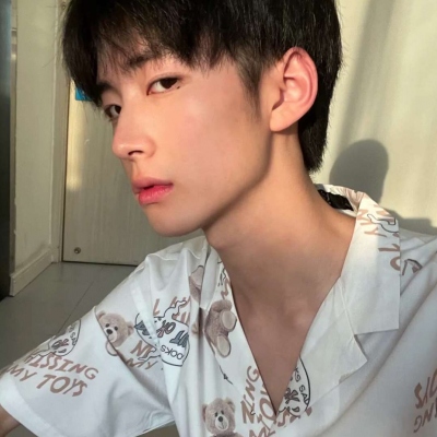 年轻人微信头像图片男士(精选28张)