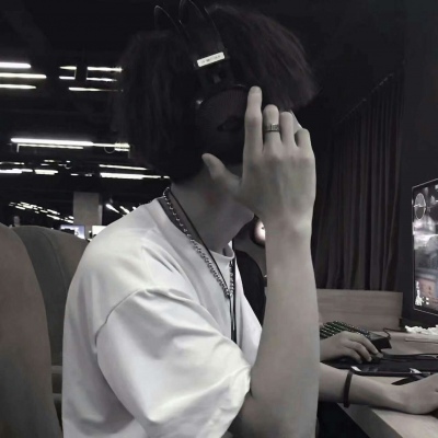 年轻人微信头像图片男士(精选28张)