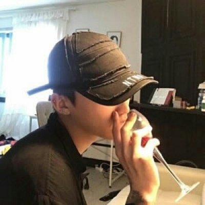 年轻人微信头像图片男士(精选28张)