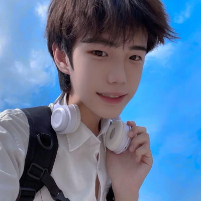 年轻人微信头像图片男士(精选28张)