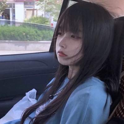 清新蓝色森系女生头像(精选16张)