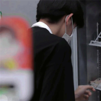 2023最火的动漫男头像(24张)