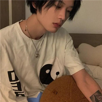 2023最火情绪头像男(24张)