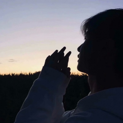 很丧的微信头像男(精选18张)