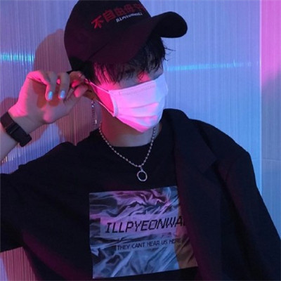 80后成熟稳重的微信头像(16张)