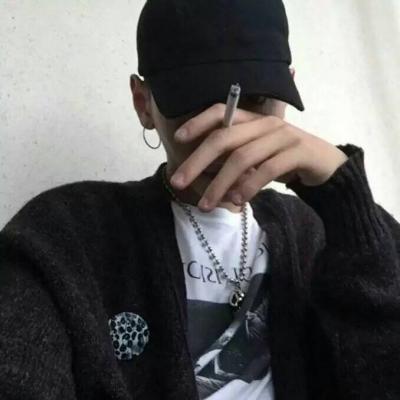 80后成熟稳重的微信头像(16张)