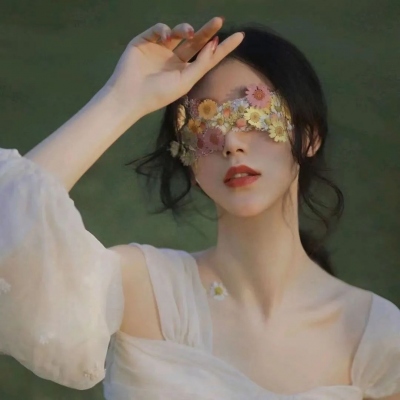 低调又高雅的微信头像女(16张)