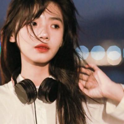 抖音2023最火女生头像(24张)