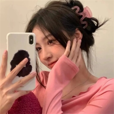 2023最火爆的拽姐头像(精选16张)