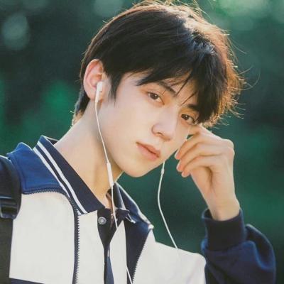 2023最火男生真人头像(24张)