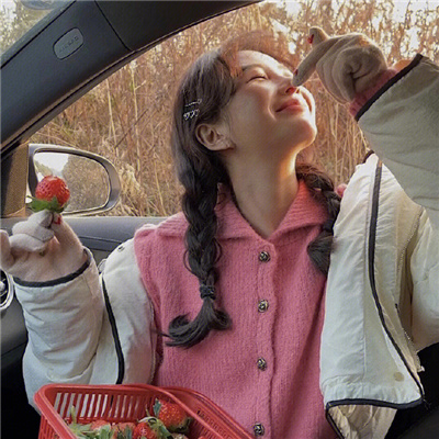 2023年最火的美女头像(精选24张)