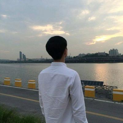 2023抖音最火男头像(18张)