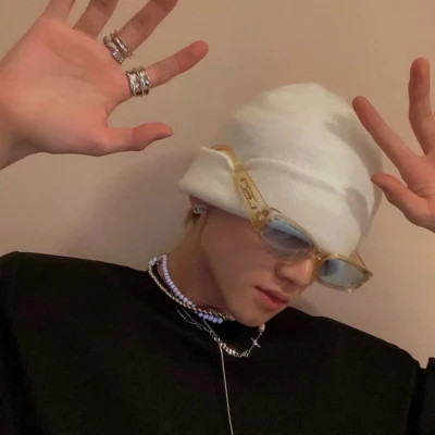 2023男最火微信头像(22张)