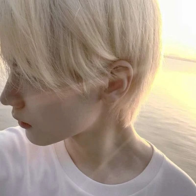 2023男最火微信头像(22张)