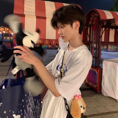 2023年最火的男头像(24张)