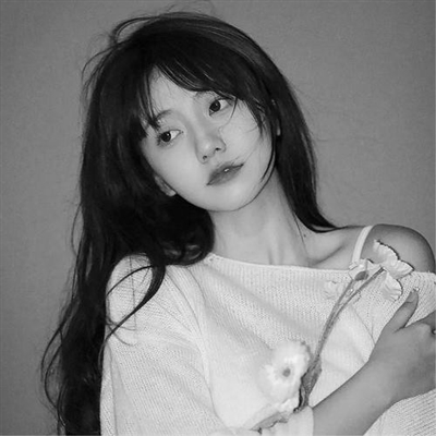 2023最火爆的黑白头像(24张)