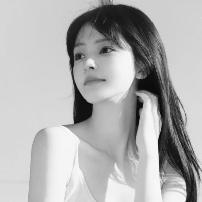 2023最火爆的黑白头像(24张)