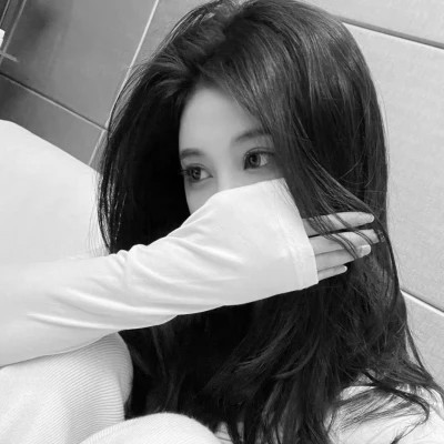 2023最火爆的黑白头像(24张)