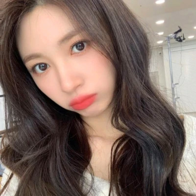 2023最火女神微信头像(精选24张)