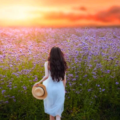 2023最火女生背影头像(28张)