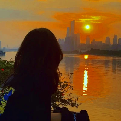 2023最火女生背影头像(28张)