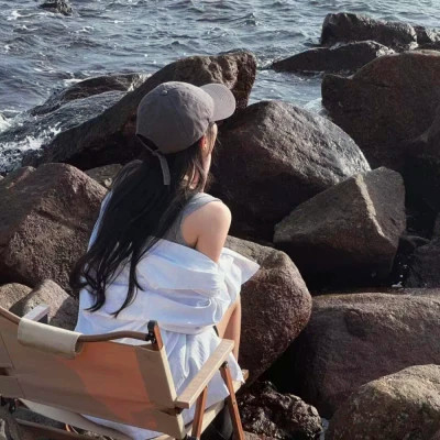 2023最火女生背影头像(28张)