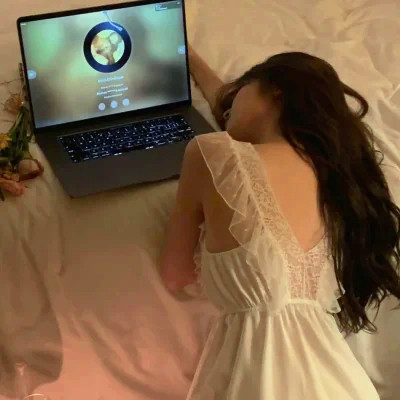 2023最火女生背影头像(28张)