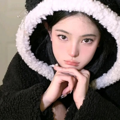 2023最火女生侧头像(精选24张)