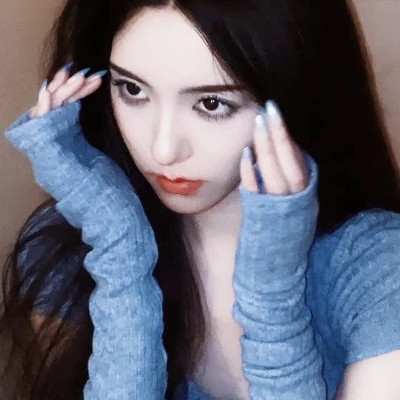 2023最火女生侧头像(精选24张)