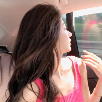 2023最火女生侧头像(精选24张)