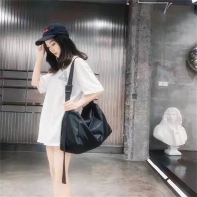 2023年最火的背影情侣头像(24张)