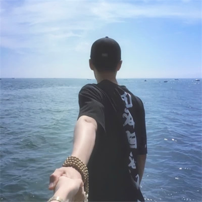 2023年最火的背影情侣头像(24张)