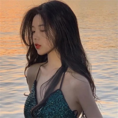 2023最火微信女生头像(24张)