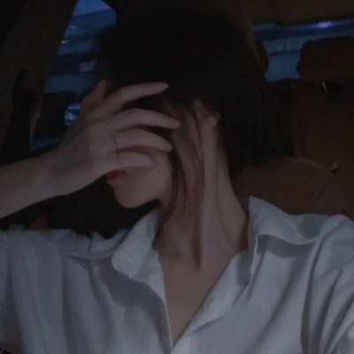 2023最火微信女生头像(24张)