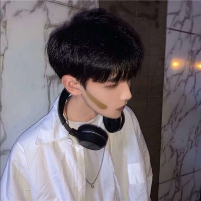 2023年最伤感的头像(精选24张)