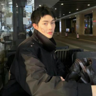 头像干净简约治愈系男生(24张)