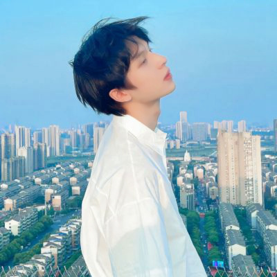 头像干净简约治愈系男生(24张)