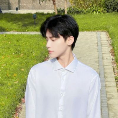 头像干净简约治愈系男生(24张)