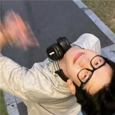 2023最火男生头像成熟(24张)