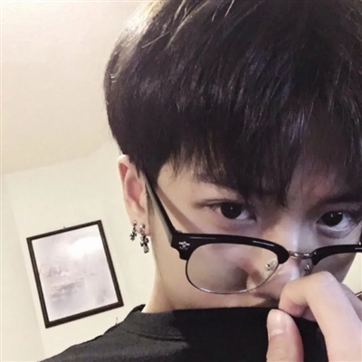 一眼就惊艳的男生头像(24张)