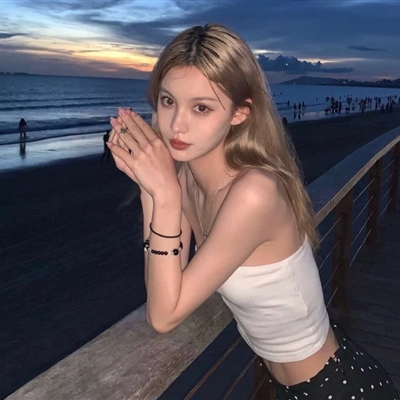 全网最好看的女生头像人物(精选24张)