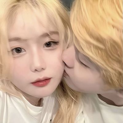 最火学生情侣头像(24张)