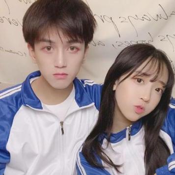 初中生情侣头像一对两张(精选24张)