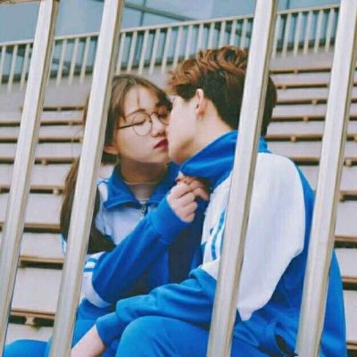 初中生情侣头像一对两张(精选24张)