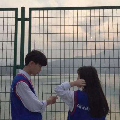 初中生情侣头像一对两张(精选24张)