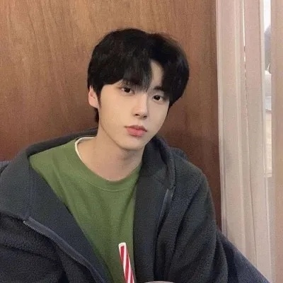 2023最好看的头像新款男生(28张)