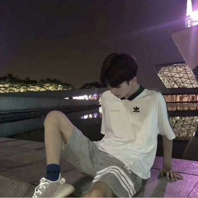 给人一种阳光的头像男(精选24张)