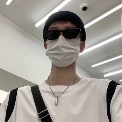 高清男生气质干净的头像(精选28张)