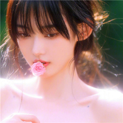 2023最火女性微信头像(24张)